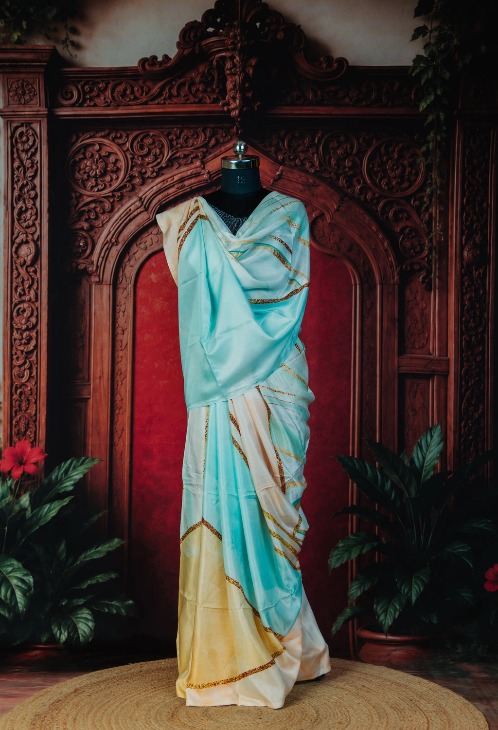 Neo Swirls Elegant Contemporary Saree in Beige - Beige - view 1