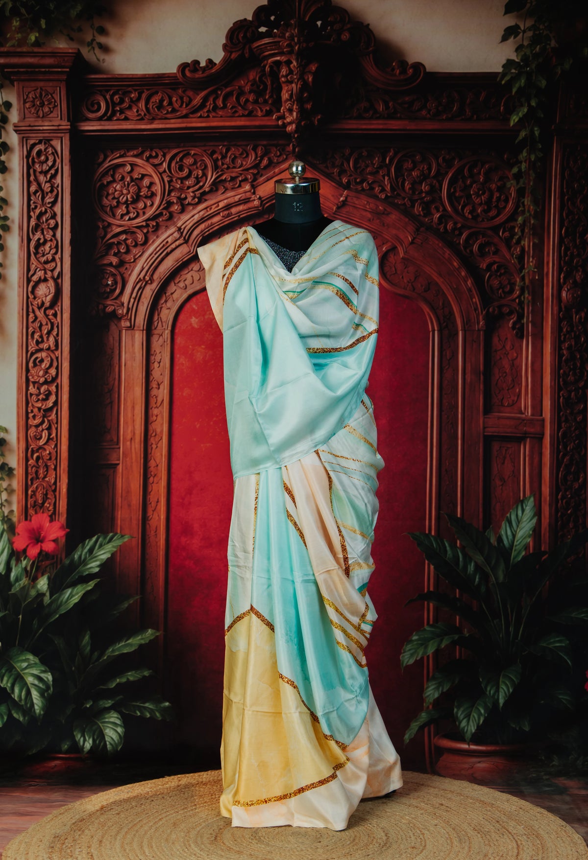 Neo Swirls Elegant Contemporary Saree in Beige - Beige - view 2